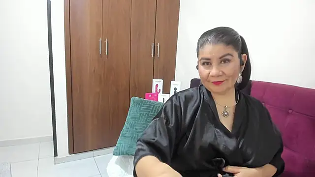 kiraGeiner's cam snapshot