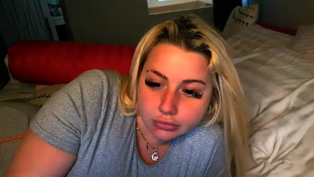 TiaDoll's cam snapshot