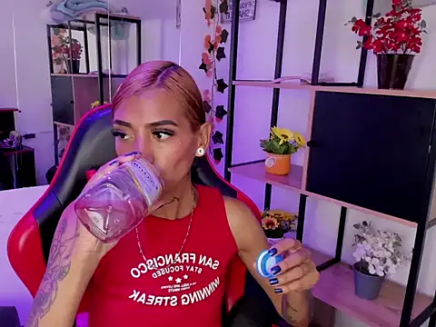 KarlaSlutSkinny__'s cam snapshot