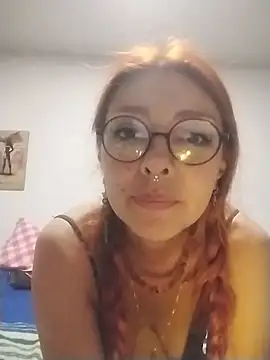 EmilyyRed's cam snapshot