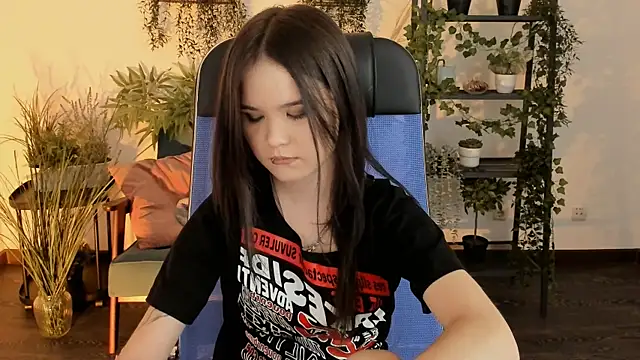 Elainebeness's cam snapshot