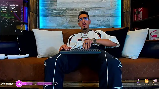 Donovan_Desmond's cam snapshot