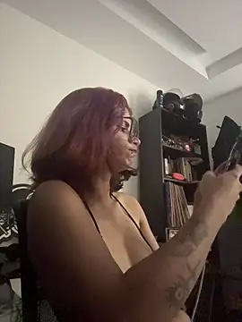 sukulaurens's cam snapshot