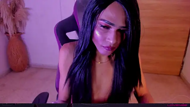 carolinemiller7 live sex cam