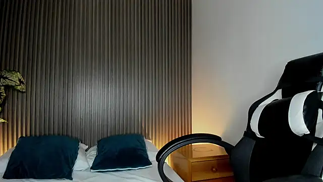 dania_miller_'s cam snapshot