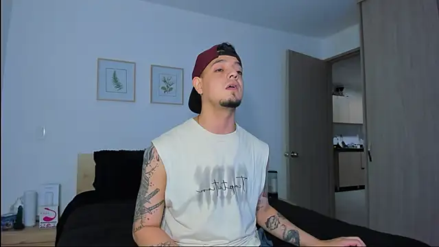 alejandro_calderon1's cam snapshot