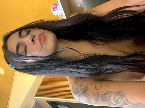 DaphneUwu live sex cam