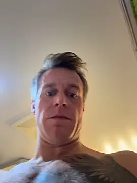 DILFiGuess1's cam snapshot