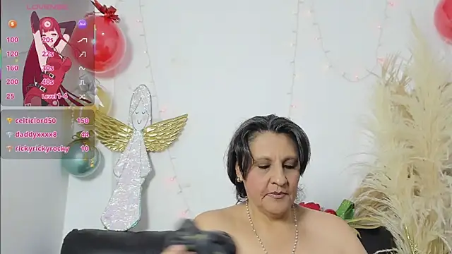 merlyna_goldens's cam snapshot