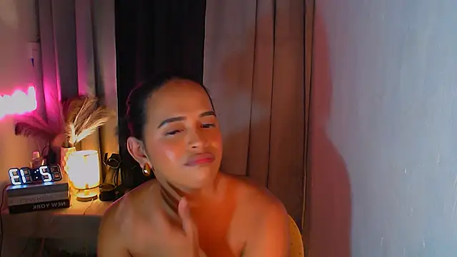 Lorainnelustts live sex cam