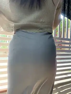 BigAssBee live sex cam