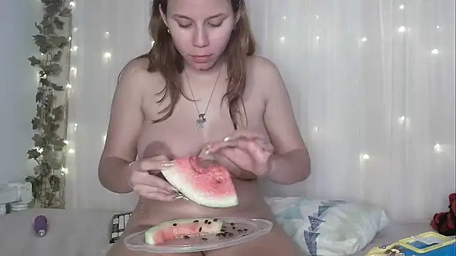 lunahototinparis18's cam snapshot