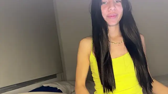 heyitsmia's cam snapshot