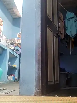 divyatamil143's cam snapshot