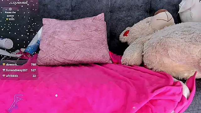 mishell-'s cam snapshot