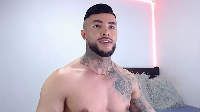 andrea_de_lucaa's cam snapshot