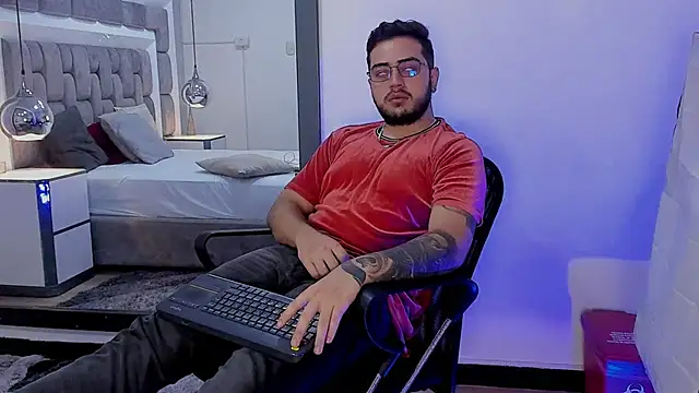 Ethan_Greys's cam snapshot