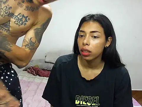 MeganAndMax@xh's cam snapshot