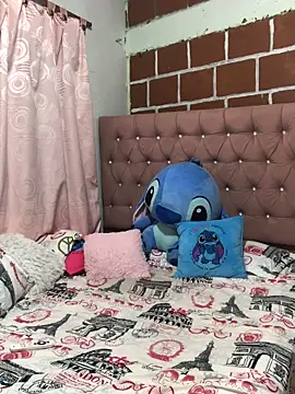 Rachellcooperrr's cam snapshot