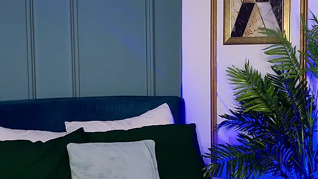 LunaWills_'s cam snapshot