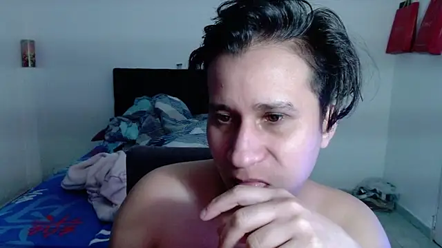 Im_Milan_Rs's cam snapshot