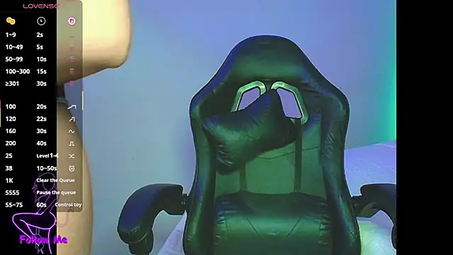 SallyWhitee's cam snapshot