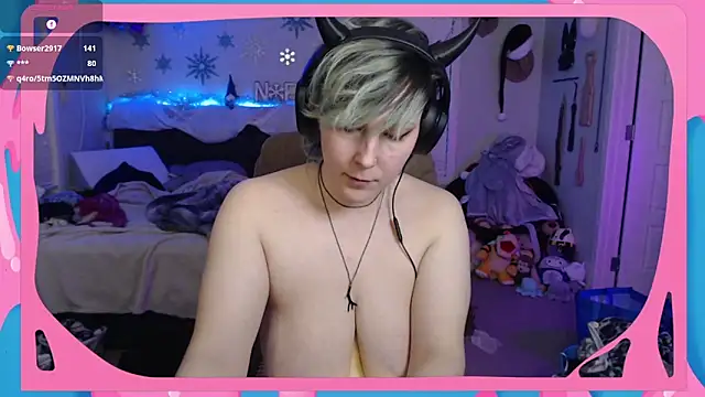 CirqueNoirBlu's cam snapshot