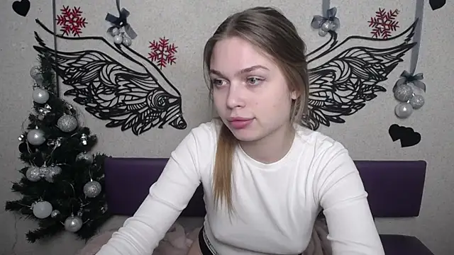 LaraPika's cam snapshot