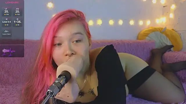 May_aster's cam snapshot