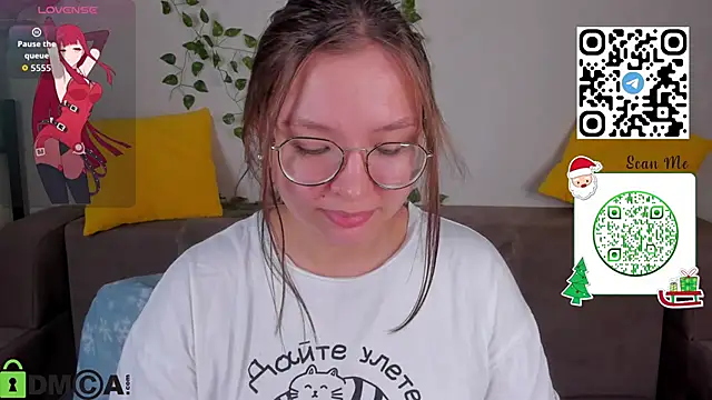 Nuura_Moore's cam snapshot