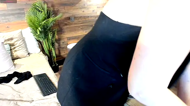 Alizee_Felidae's cam snapshot