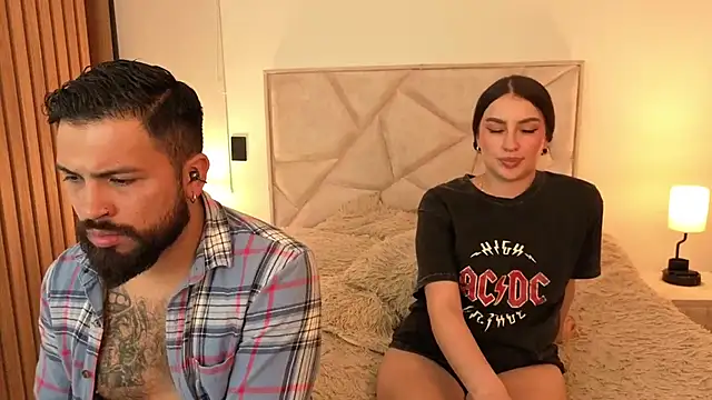 teseo_and_afroditha_'s cam snapshot