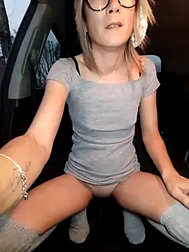 Timide_girl17's cam snapshot