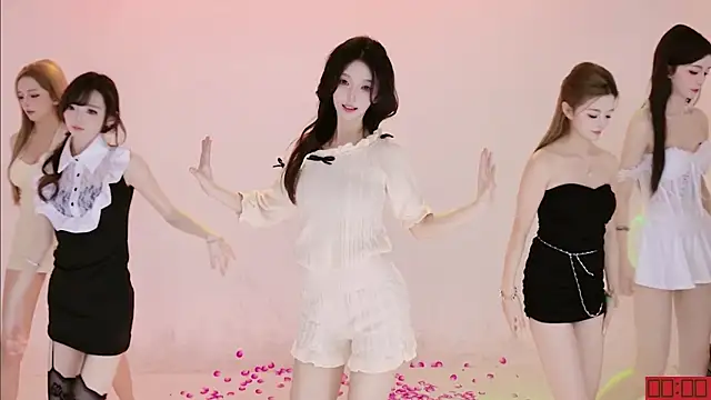 TNT-Sister's cam snapshot