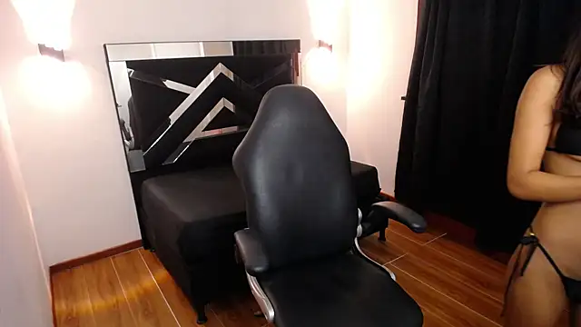 MarianaRojas_'s cam snapshot