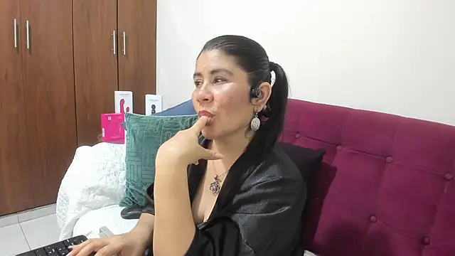 kiraGeiner's cam snapshot