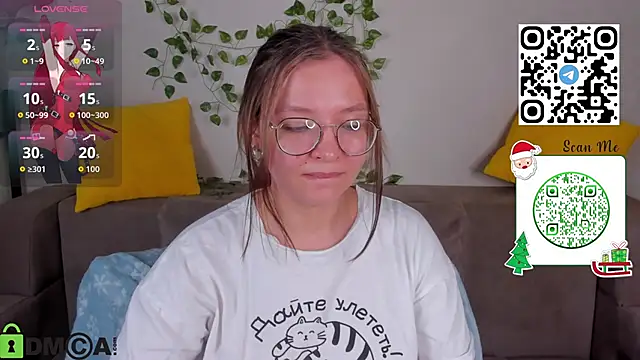 Nuura_Moore's cam snapshot