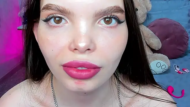 Curvy_Dynamite_'s cam snapshot