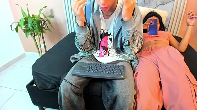 chris_evans27's cam snapshot