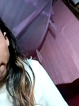 llomayy-love's cam snapshot