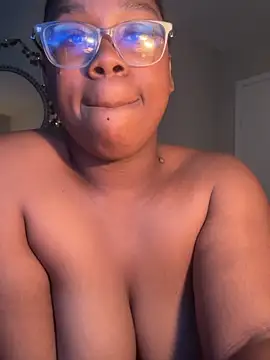 lovelytip's cam snapshot