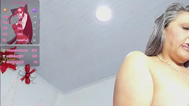 merlyna_goldens's cam snapshot