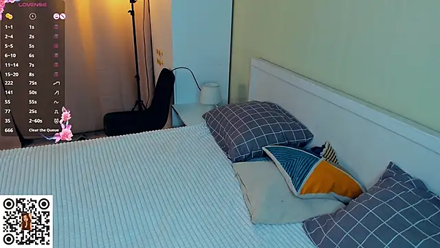 MinaRuzzo's cam snapshot