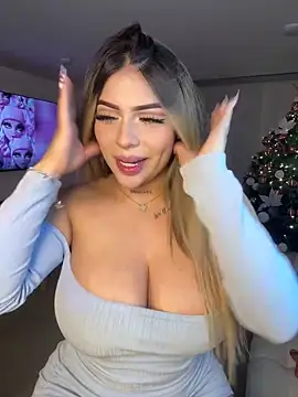 MiaWhitePink_'s cam snapshot