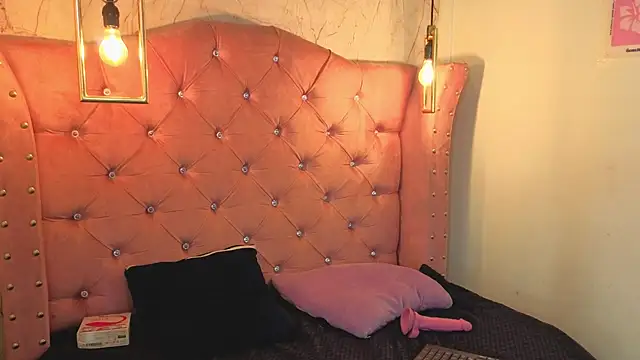 rosse_channel__'s cam snapshot