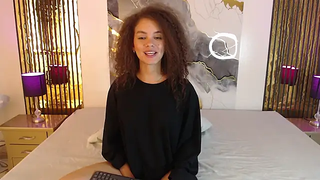 MiticaBrennet_'s cam snapshot