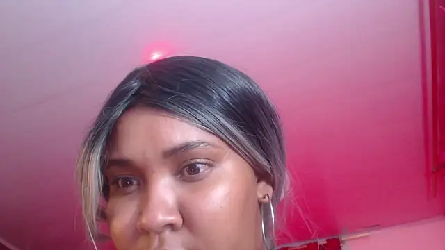 Sandoval_evelyn20's cam snapshot