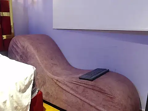 CATALINA_HIL9's cam snapshot