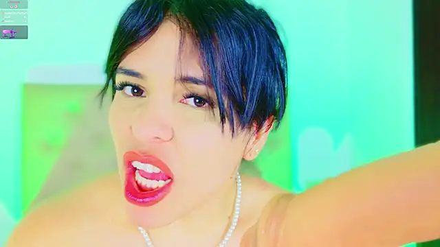 CharlootteEvans's cam snapshot