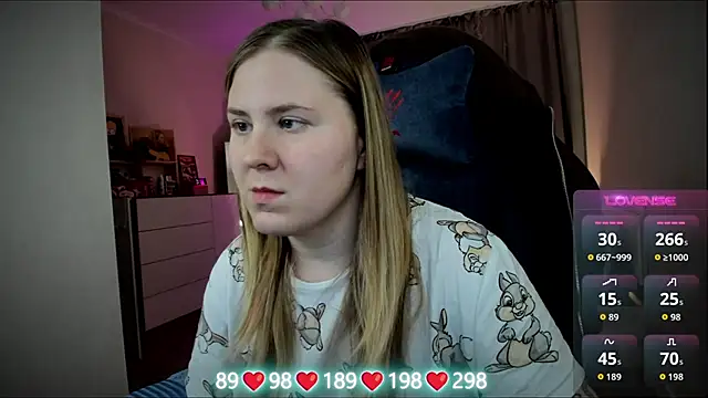 Olivia_Munk's cam snapshot